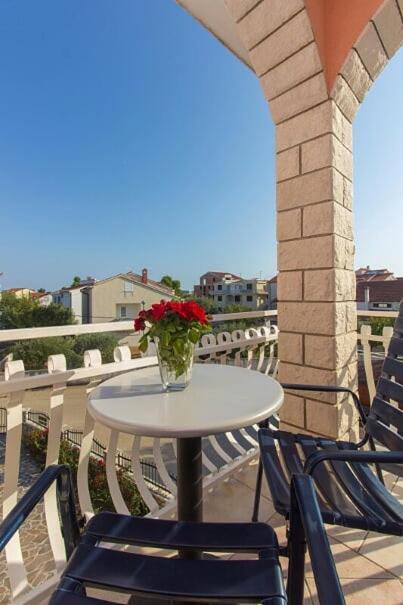 וודיצה Apartments Tonimir מראה חיצוני תמונה
